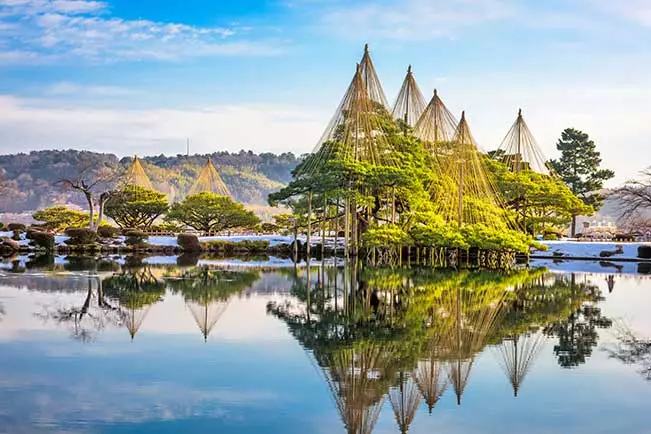 A charming city with plenty of culture, Kanazawa has beautifully preserved samurai and geisha districts and one of Japan’s best traditional gardens.