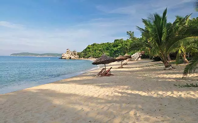 With over 2,000 miles of coastline stretching from north to south, Vietnam’s golden sands offer the perfect sanctuary. From over-thewater bungalows to rustic eco retreats and pristine private islands, Vietnam has a beach for everyone