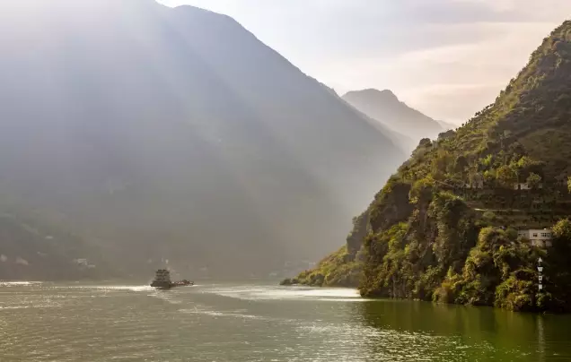Day 13: Cruise the Yangtze