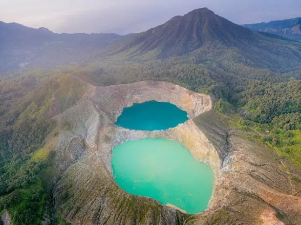 Day 15: Mount Kelimutu