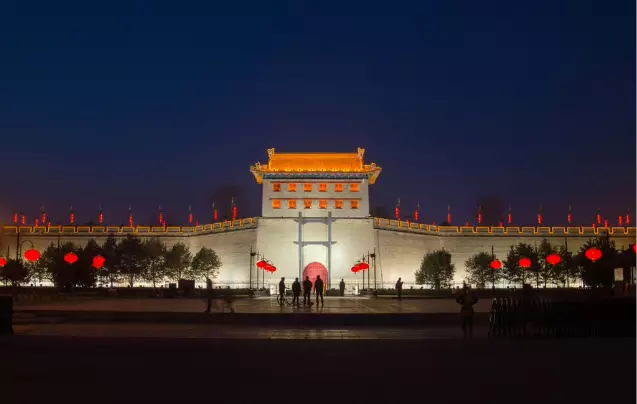 Days 1-2: Fly overnight to Xian