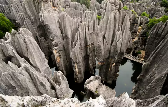 Day 17: Stone Forest